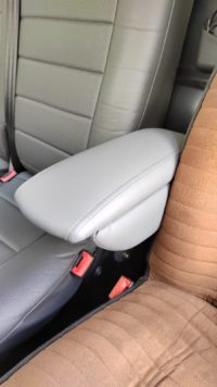 Отзыв на ПОДЛОКОТНИК ДЛЯ VOLKSWAGEN TRANSPORTER T5 СПАРКА ДЛЯ СИДЕНИЙ 1+2 (ВАРИАНТ №2) - Подлокотник 52